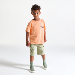 تيشيرت للأولاد برتقالي اللون بأكمام قصيرة مطبوع عليه كلمات